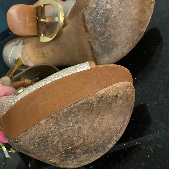 Size 8 - Picture 2 of 4